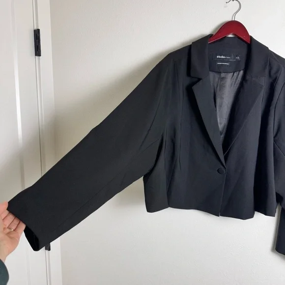 Torrid black Studio Refined Crepe Cropped Blazer jacket 5x - Picture 3 of 7